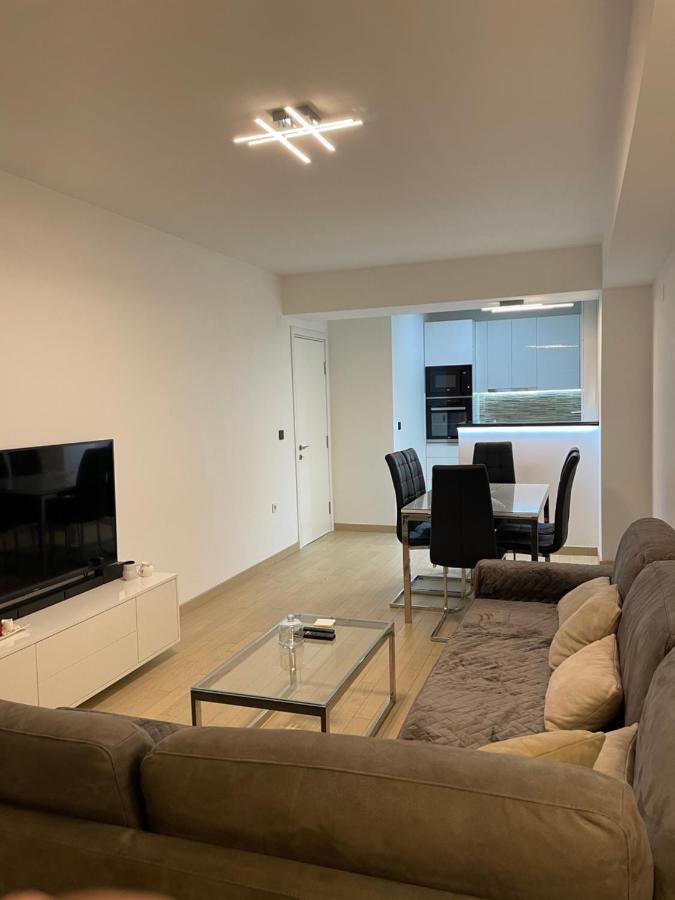 Luka Apartments Flatiron Skopje Eksteriør billede
