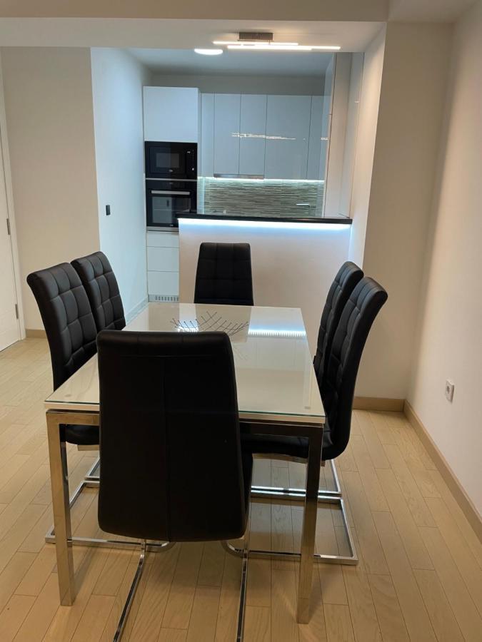 Luka Apartments Flatiron Skopje Eksteriør billede