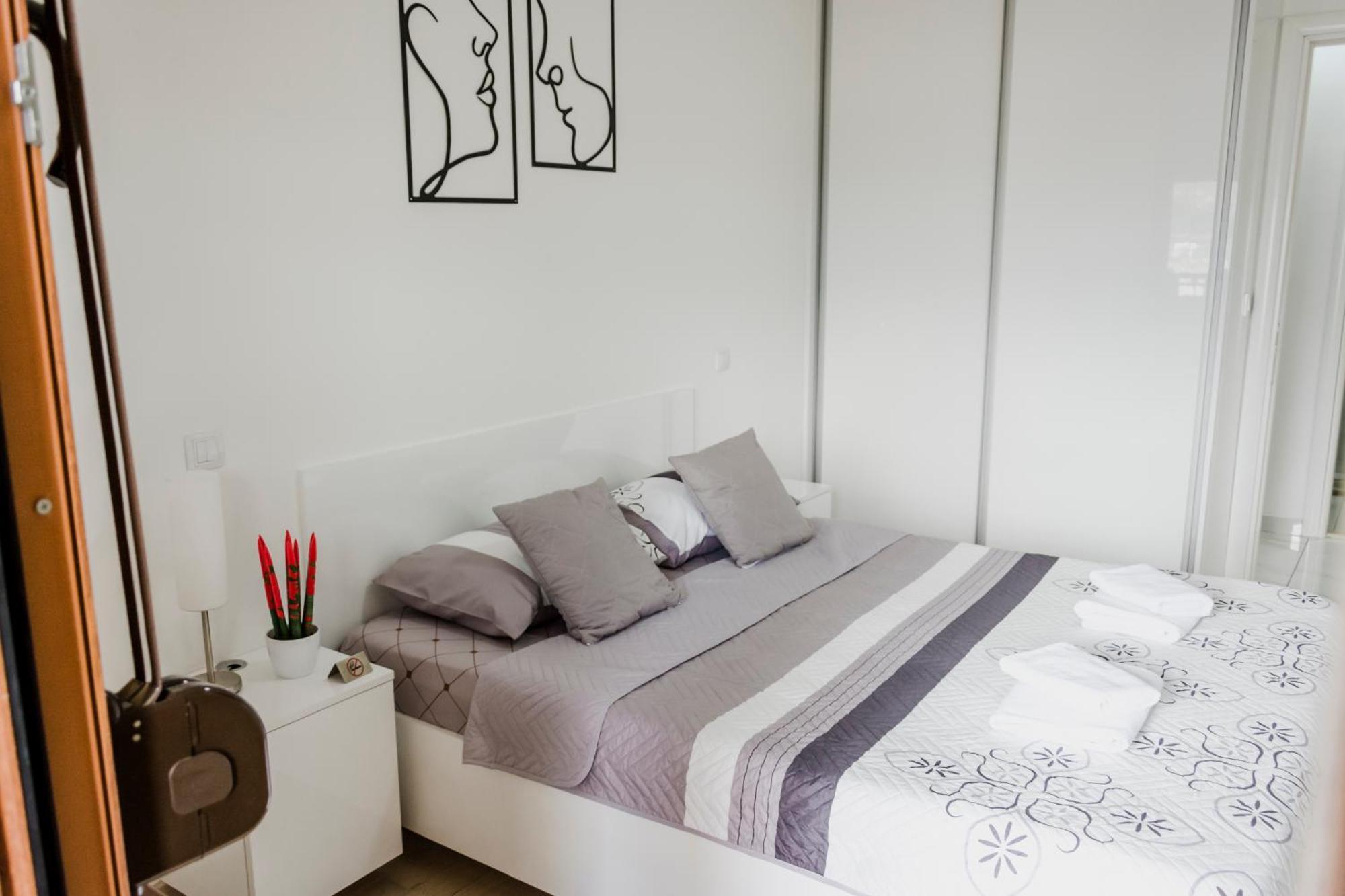 Luka Apartments Flatiron Skopje Eksteriør billede