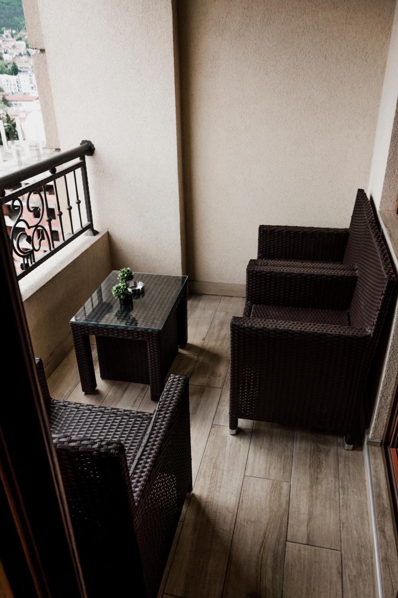 Luka Apartments Flatiron Skopje Eksteriør billede